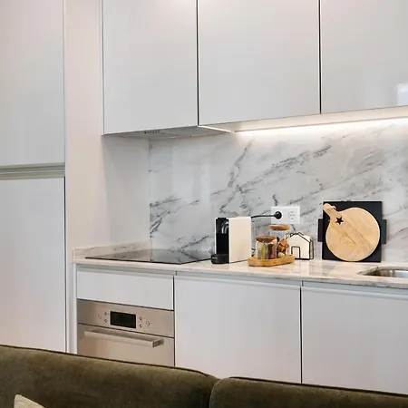 Apartment Away To Enjoy - Hapiness Has A Place